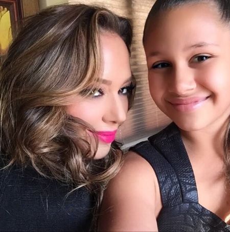 Leah Remini taking a selfie with her daughter Sofia Bella Pagan.